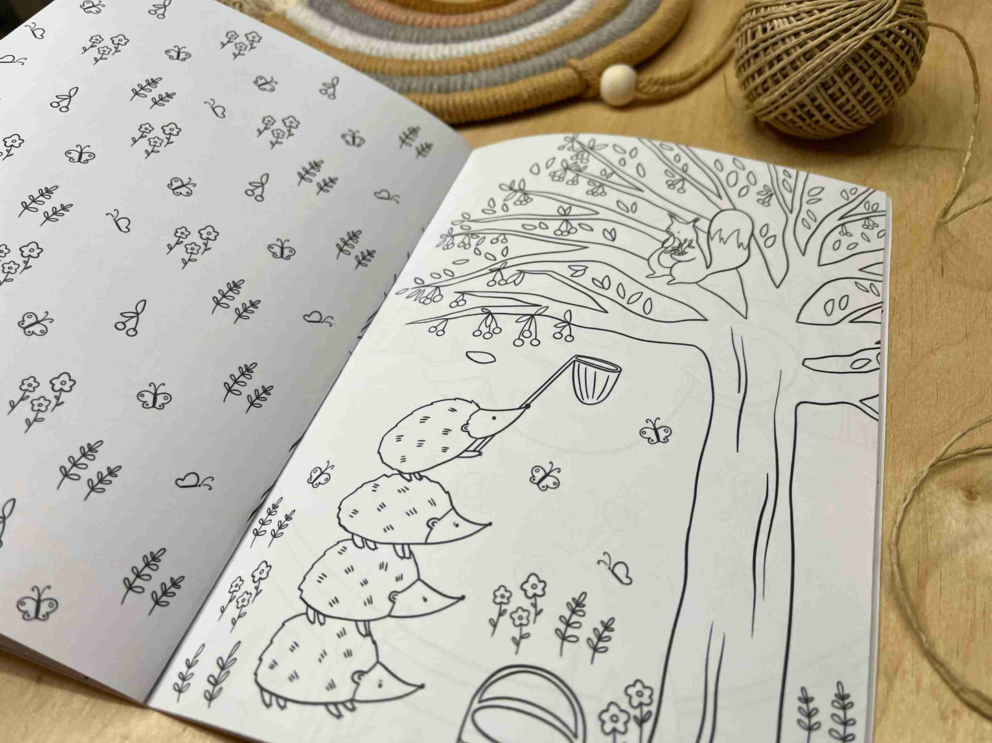 Four seasons coloring book (32 pages)